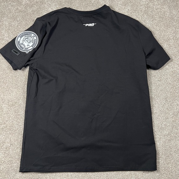 Pro Standard Mens Large Black Illinois Fighting Illini Stacked Logo T-Shirt NWT - Picture 2 of 6